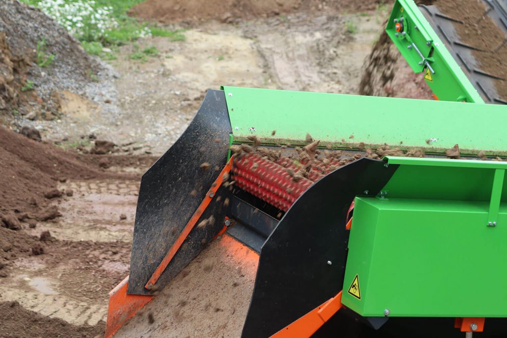 Sternsiebmaschine-ESS-T2-Travel-Absiebung-Bindiger-Boden-Ueberkorn