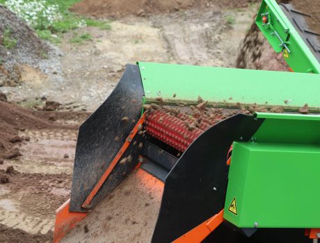 Sternsiebmaschine-ESS-T2-Travel-Absiebung-Bindiger-Boden-Ueberkorn